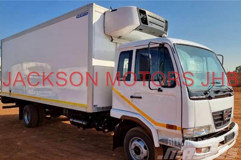 Nissan UD60 WITH INSULATED BODY AND CARRIER FRIDGE UNIT Otros camiones