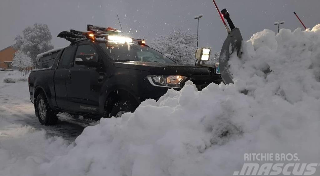 Ford Ranger with snowplow and sandspreader Furgonetas /Furgón