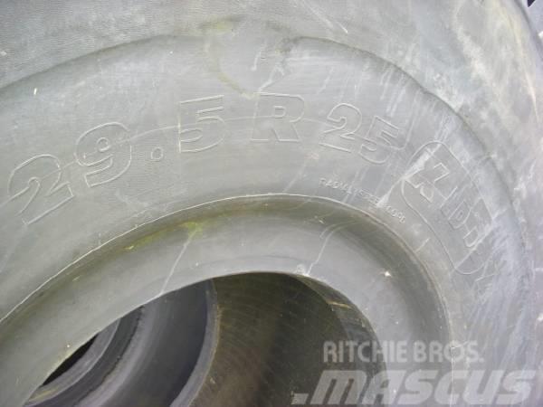 Michelin runderneuert (7-10) 29.5R25 L5 Felsreifen 250 % Neumáticos, ruedas y llantas