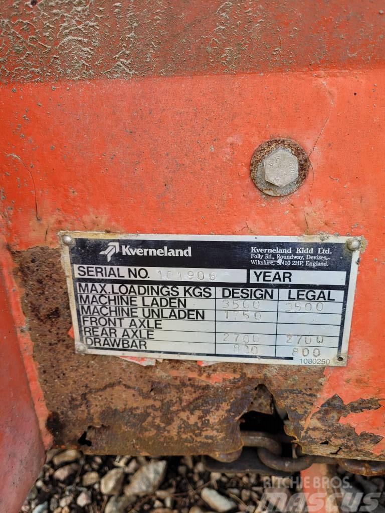 Kverneland KD 832 Desmenuzadoras, cortadoras y desenrolladoras de pacas