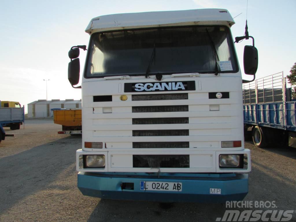 Scania 143 420 6X2 BASCULANTE Camión con caja abierta