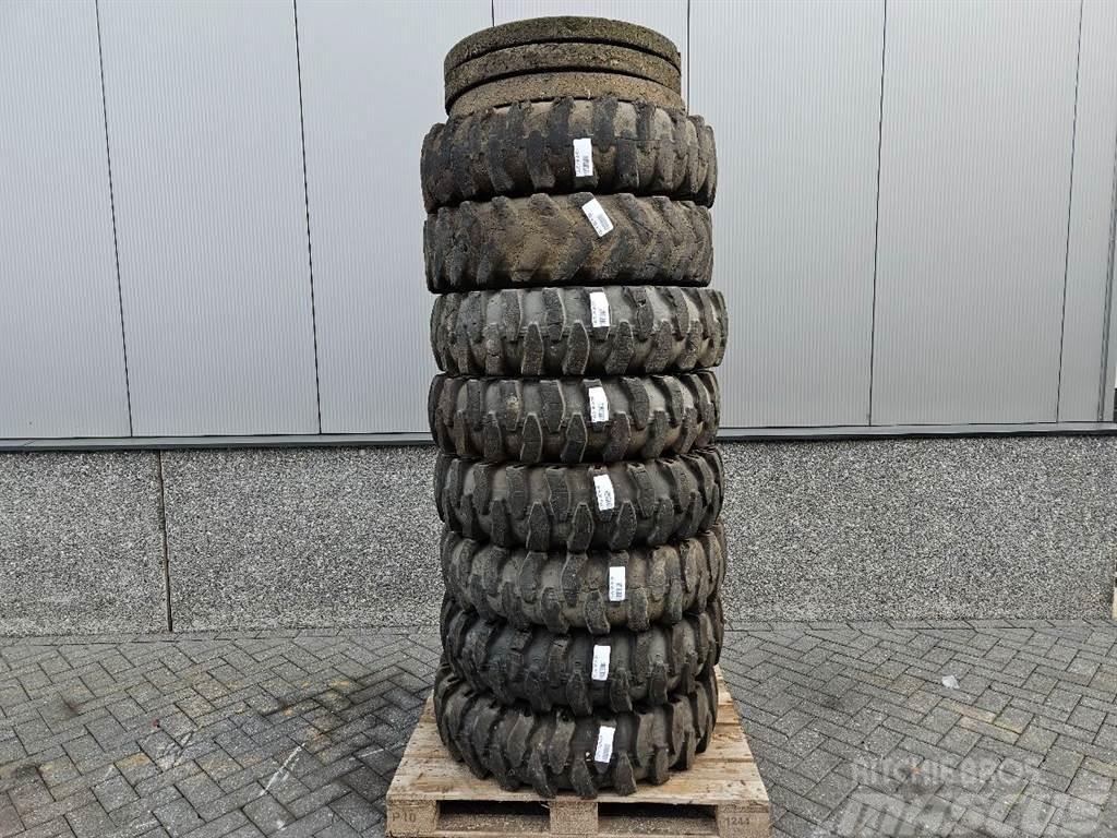 Liebherr A924B-Athletik 10.00-20-Tire/Reifen/Band Neumáticos, ruedas y llantas