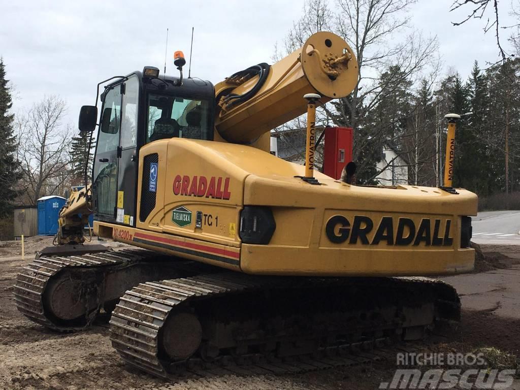 Gradall XL 4200 II Excavadoras especiales