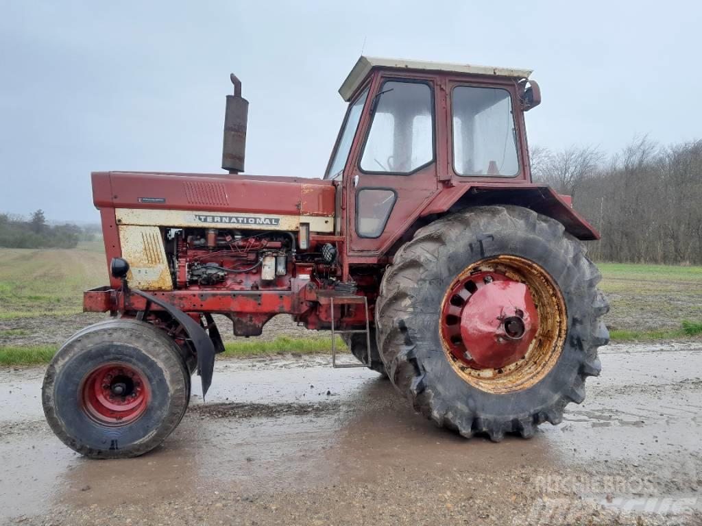 International FARMLL 966 og 946 4 WD Tractores