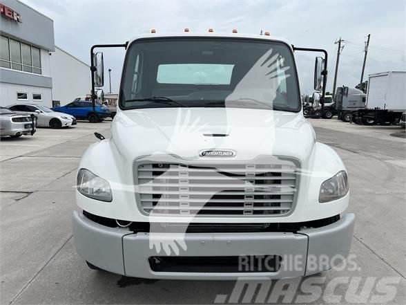 Freightliner BUSINESS CLASS M2 106 Camiones chasis