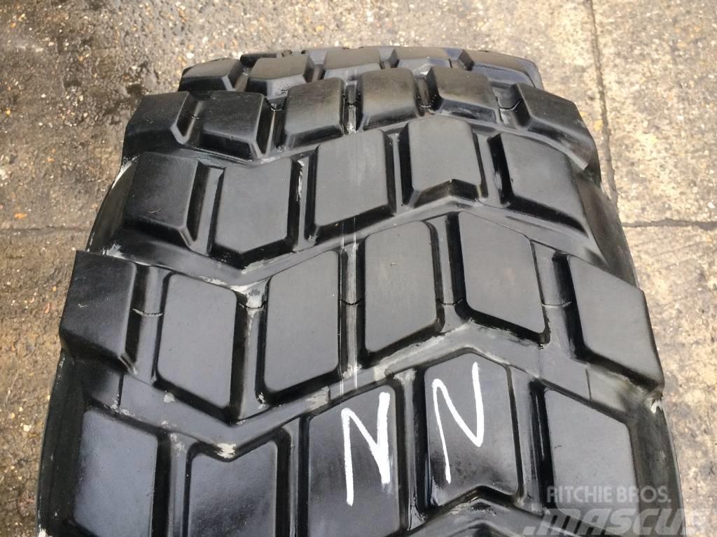 Michelin 525/65R20.5 XS - USED NN 95% Neumáticos, ruedas y llantas