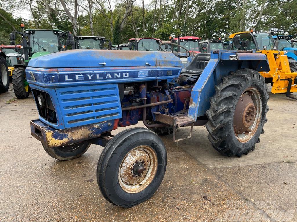 Leyland 253 Tractores