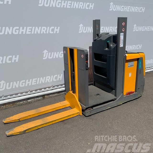 Jungheinrich EKS 110 Z Recogepedidos de media altura