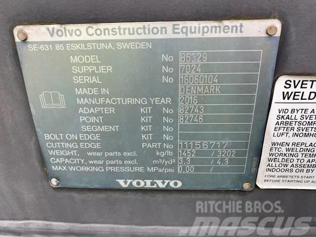 Volvo 3.0 m Schaufel / bucket (99002538) Cucharones