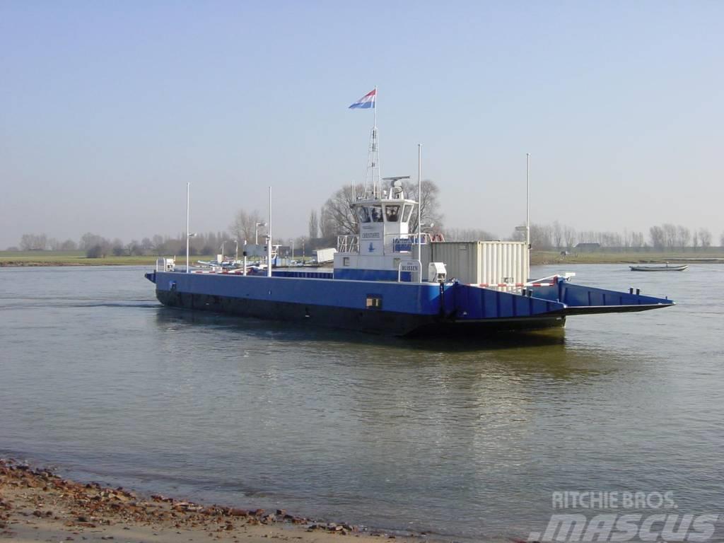  Christoffel I Veerpont Barcos / barcazas de carga