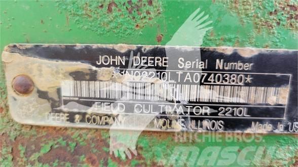 John Deere 2210 Cultivadores