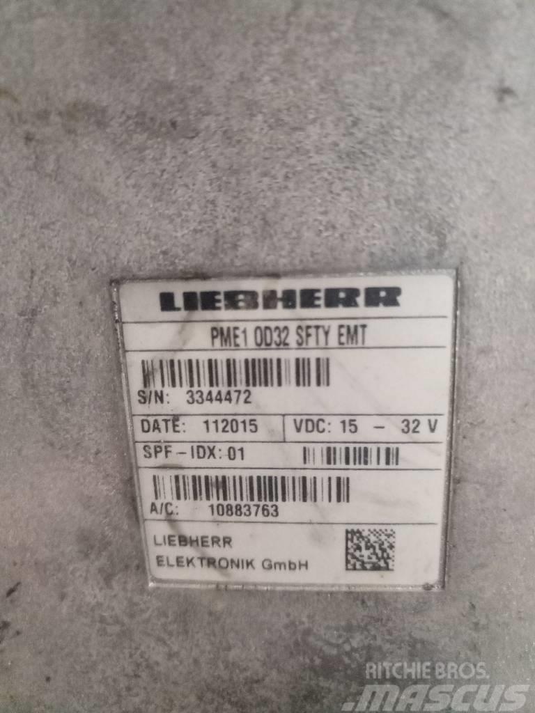Liebherr R 916 LC Electrónicos