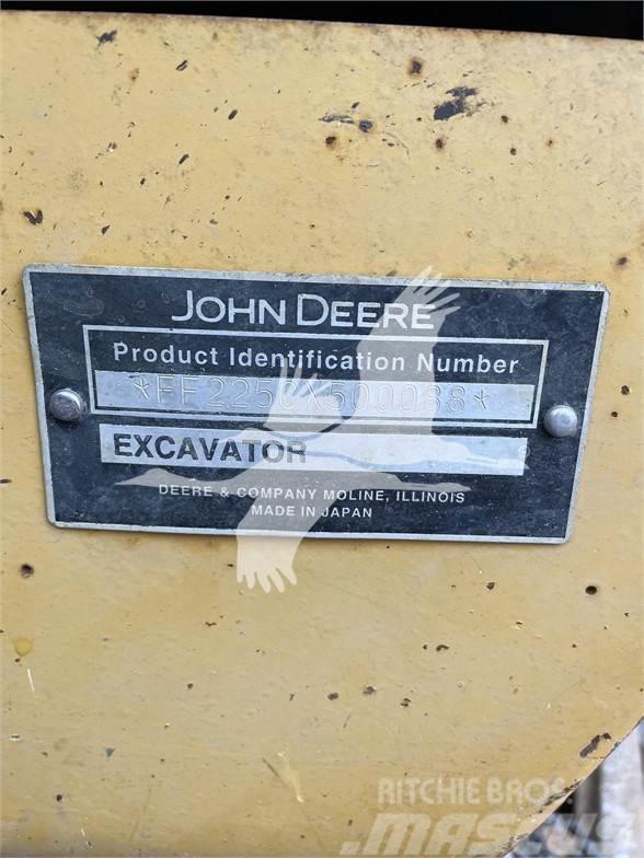 John Deere 225C LC Excavadoras de cadenas