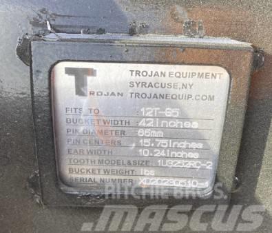 Trojan 120CL 42" DIGGING BUCKET Otros componentes