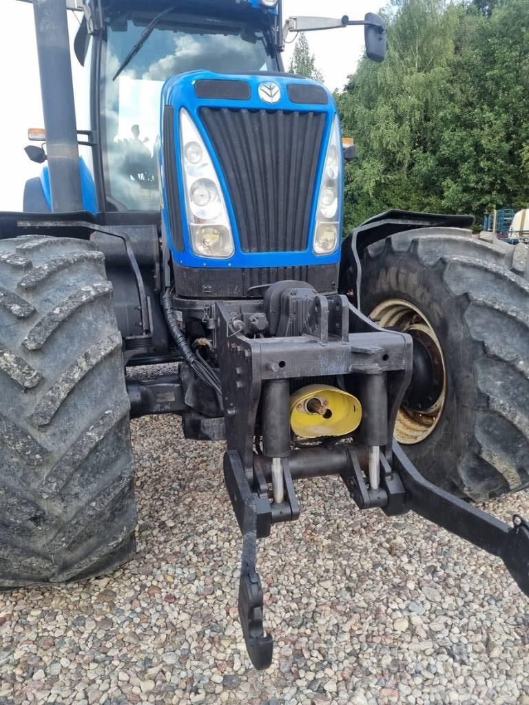 New Holland T 8030 Tractores