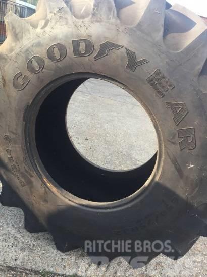 Goodyear 650/75R32 Neumáticos, ruedas y llantas