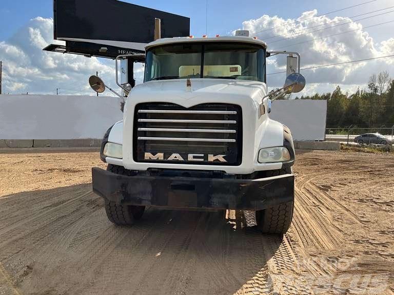 Mack GU 800 Otros camiones