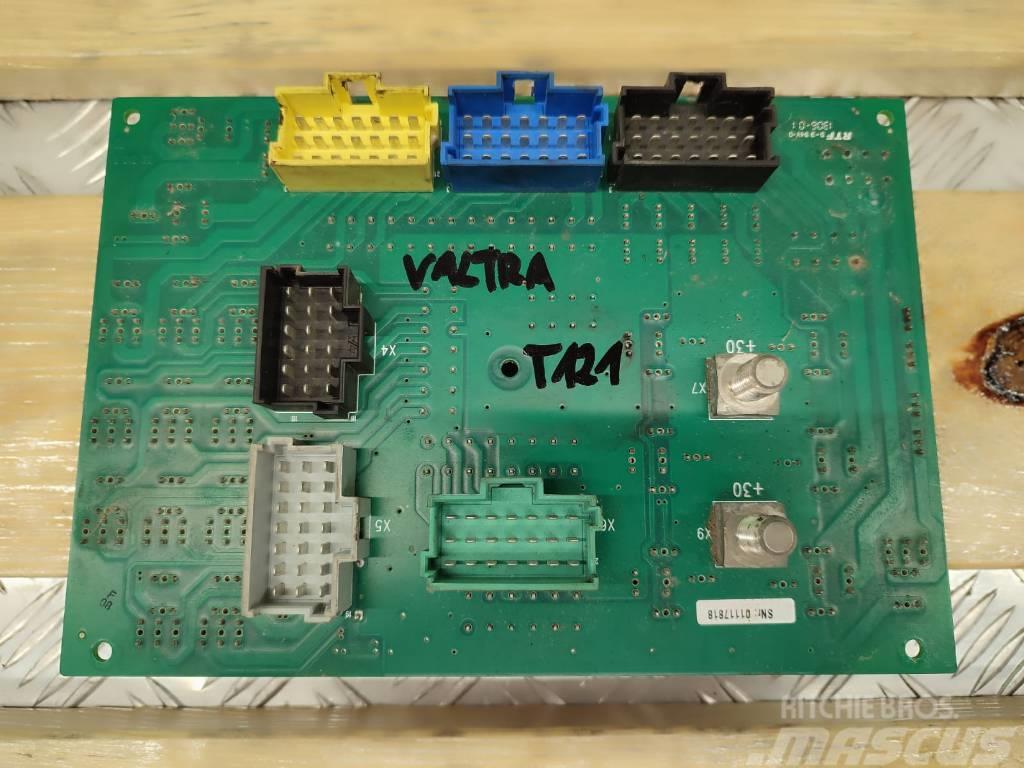 Valtra Fuse board V37370100 VALTRA T121 Electrónicos