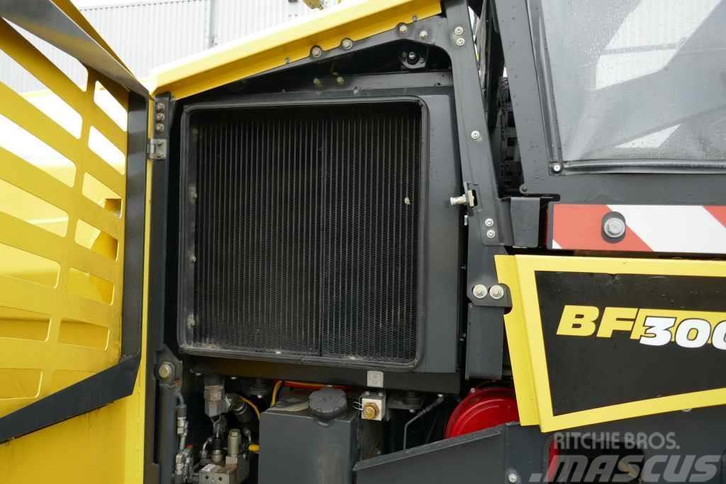 Bomag BF 300 C-2 Máquinas productoras de asfalto de pequeñas dimensiones