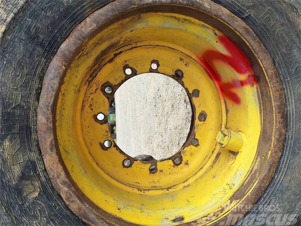 John Deere 1510 24x26,5 Neumáticos, ruedas y llantas