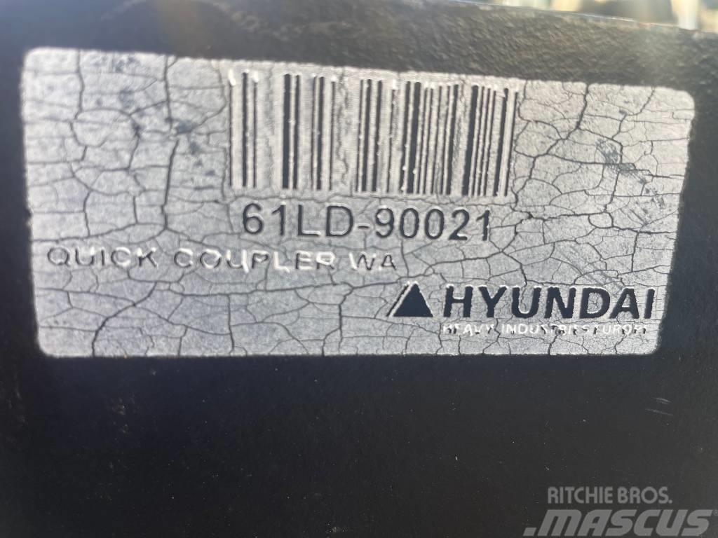 Hyundai Adapter HL757-7 to Volvo L50 - L120 Enganches rápidos