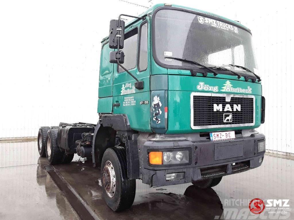 MAN 27.403 6x6 Camiones chasis
