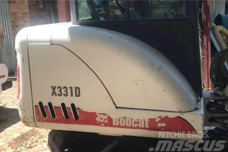 Bobcat X331D 3.1 Ton Excavator Tractores