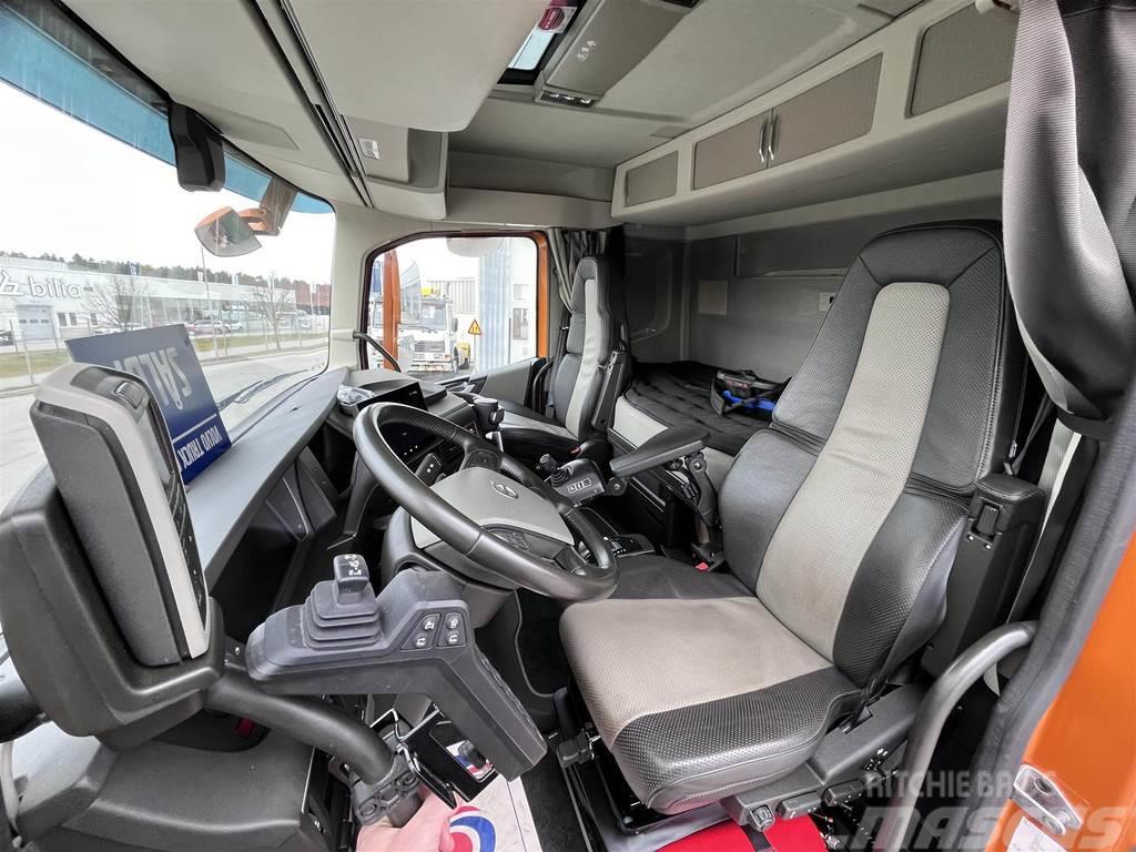 Volvo FH Kranväxlare med front plog & Reco drive Camiones polibrazo