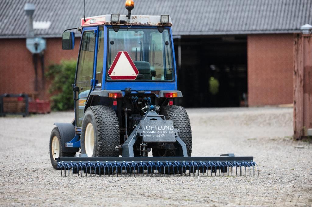  Toftlund Maskinfabrik Gårdspladsrive Accesorios para tractores compactos
