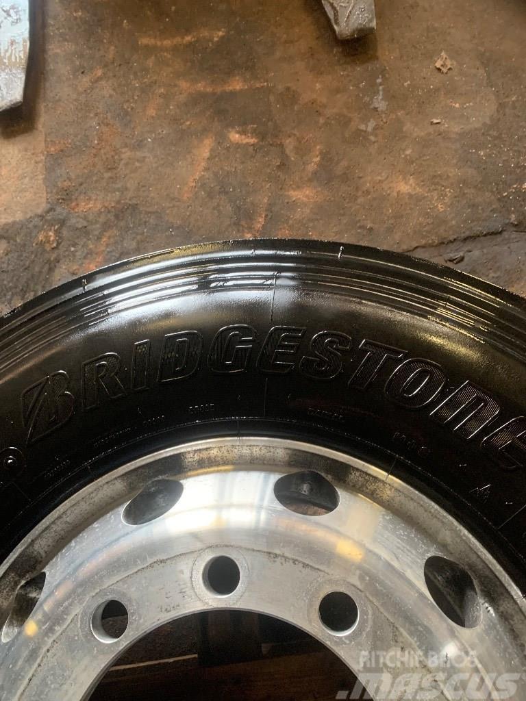 Bridgestone stuurbanden Neumáticos, ruedas y llantas