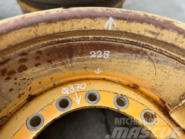 Liebherr case doosan hyundai 16 screws rims Neumáticos, ruedas y llantas