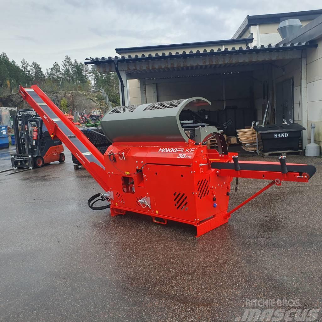 Hakki Pilke 38 pro traktordriven Procesadoras y cortadoras de leña