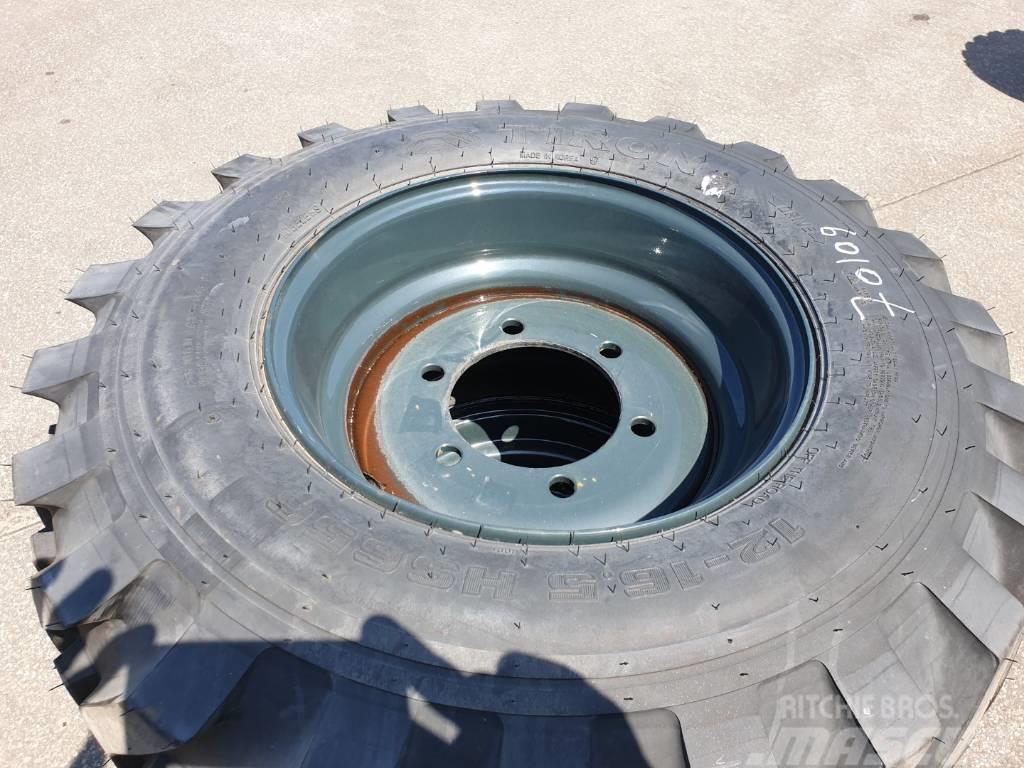  Tiron 12x16.5 HS 656 Tires on Rim Neumáticos, ruedas y llantas