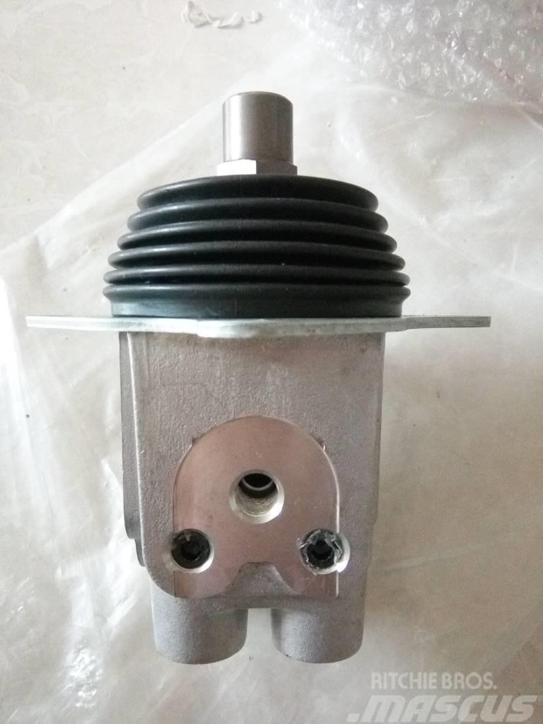 Komatsu PC400-7 pilot valve Retroexcavadoras