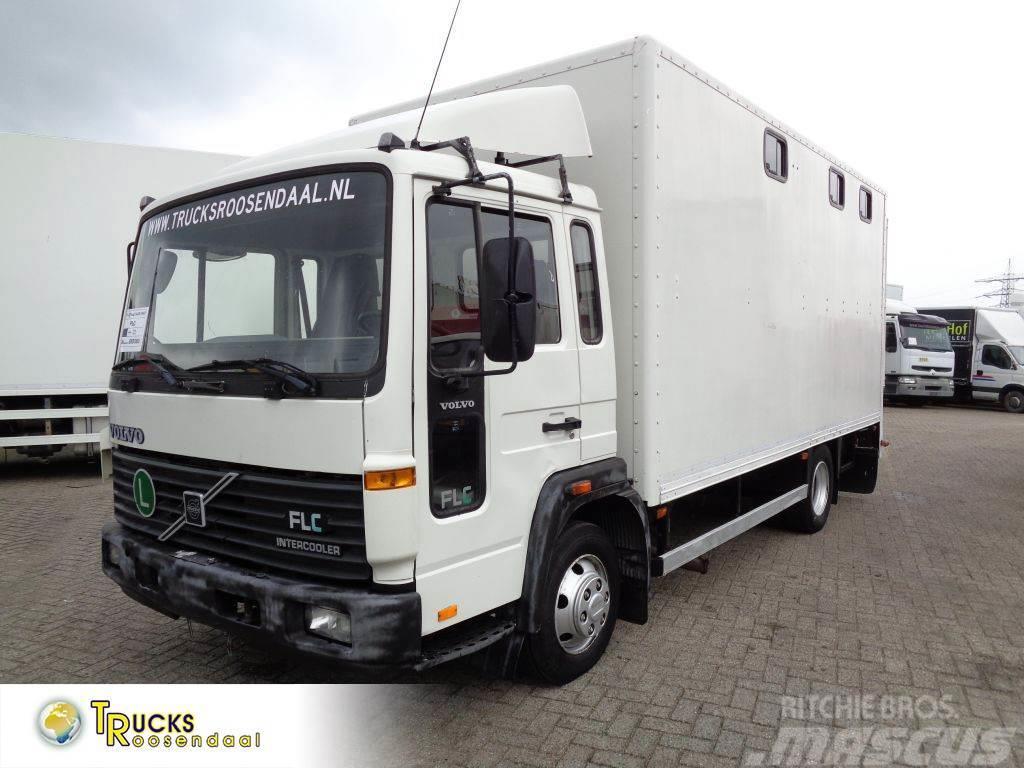 Volvo FLC + Manual + Horse transport Camiones de ganado