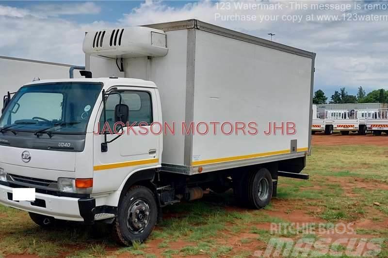 Nissan UD40, WITH INSULATED BODY AND TRANSFRIG KV660 UNIT Otros camiones