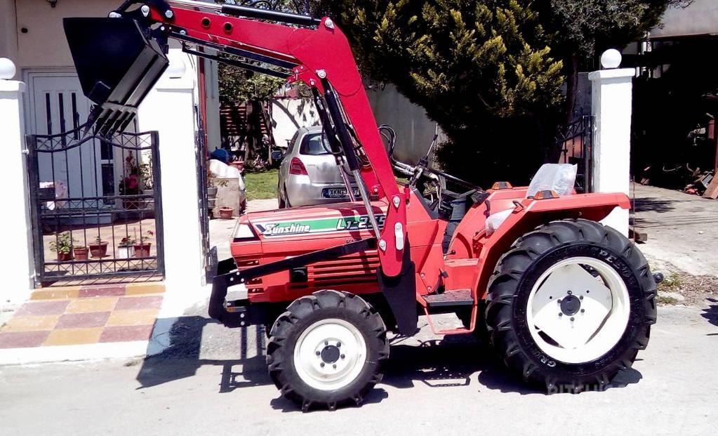 Kubota L1-255 4WD WITH LOADER Tractores
