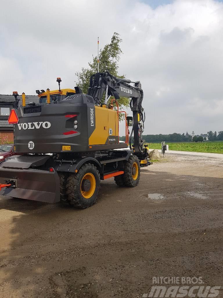 Volvo EWR 150 E , Uthyres Excavadoras de ruedas