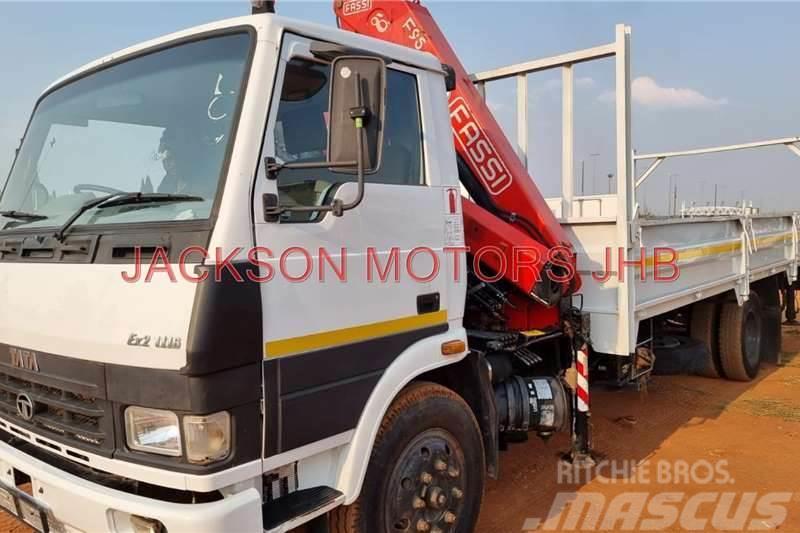 Tata 1116,WITH DROPSIDE AND FASSI F95A Otros camiones