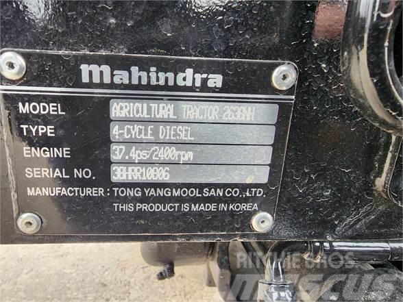 Mahindra 2638 HST Tractores