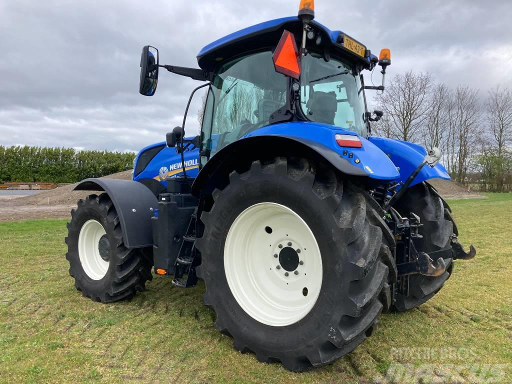New Holland T 7.225 AC Tractores