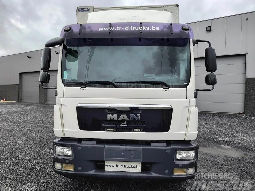MAN TGM 15.250 CASE WITH 2 SIDE PORTS - EURO 5 Camiones caja cerrada