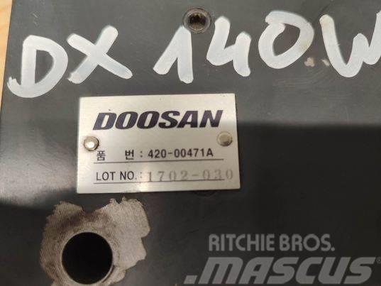 Doosan DX 140 W (1702-030) hydraulic block Hidráulicos
