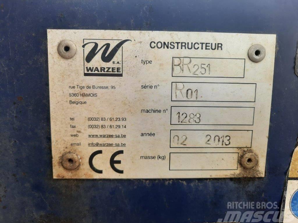 Warzee Balayeuse BR251-225 Otra maquinaria agrícola usada