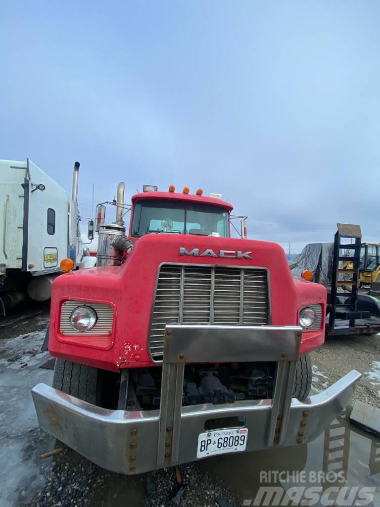 Mack Roll-Off Truck Camiones con gancho