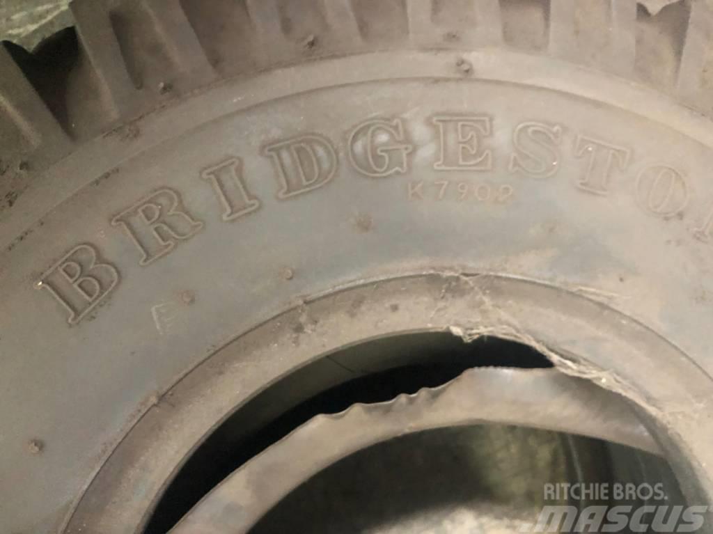 Bridgestone 21x8-9 Neumáticos, ruedas y llantas