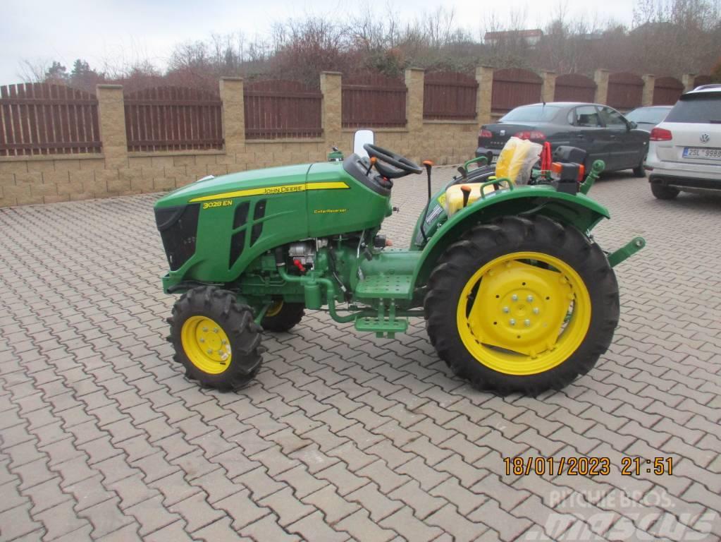 John Deere 3028 Tractores