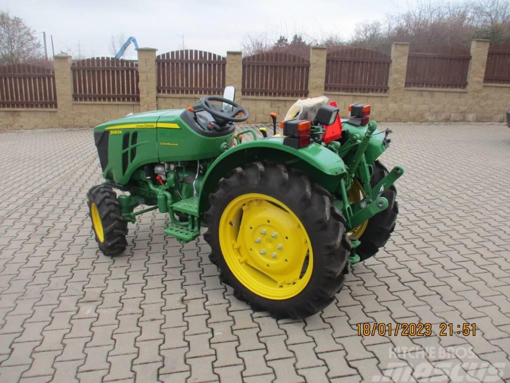 John Deere 3028 Tractores