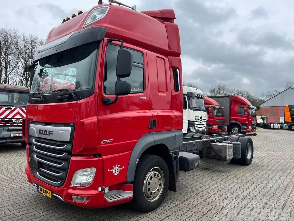 DAF CF 430 4X2 Chassis LED Navi Skylights NL Truck Camiones chasis