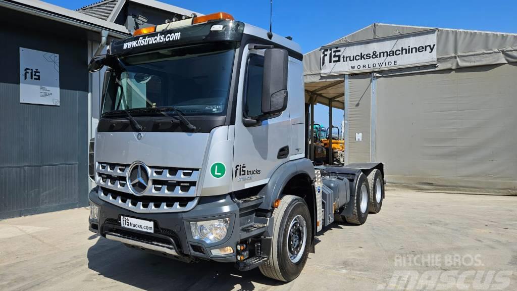 Mercedes-Benz AROCS 2843 6x4 chassis ready for tipper Camiones chasis